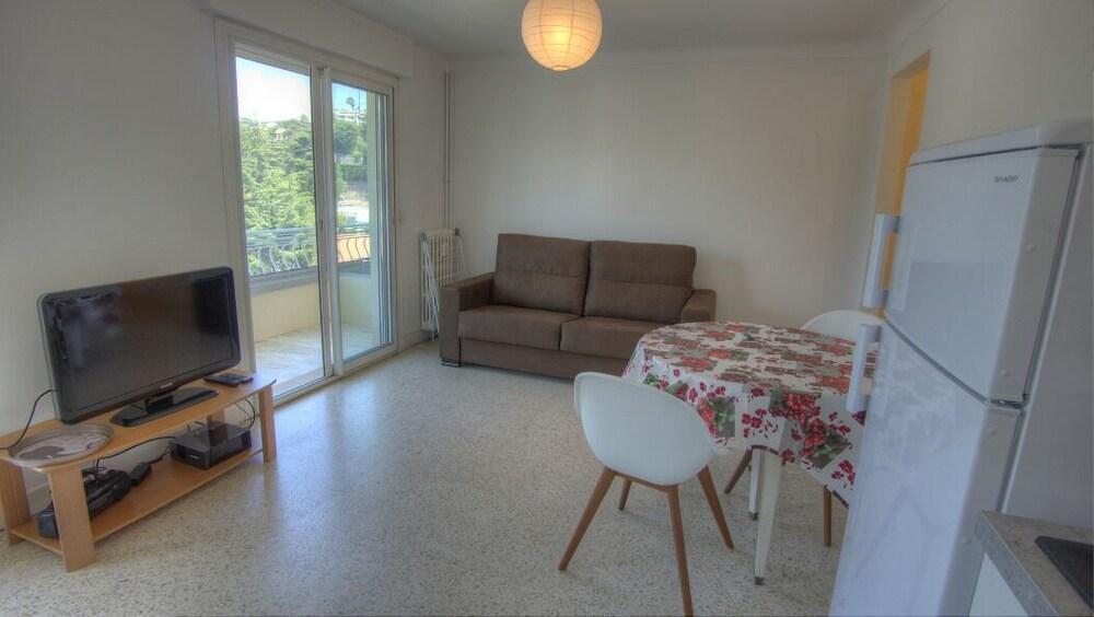 Studio 3 Etoiles Vue Mer 150M Plages Parking Clim Wifi 칸느 외부 사진